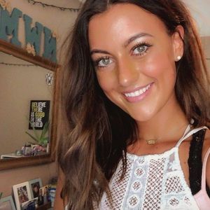 Meet your Posher, Carlie